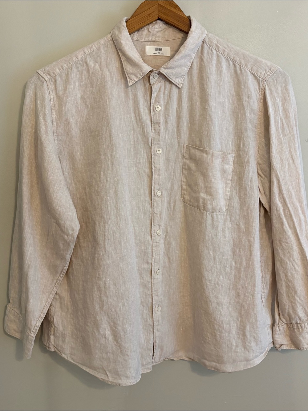 Uniqlo Men's Light Tan Linen Button-Down Shirt